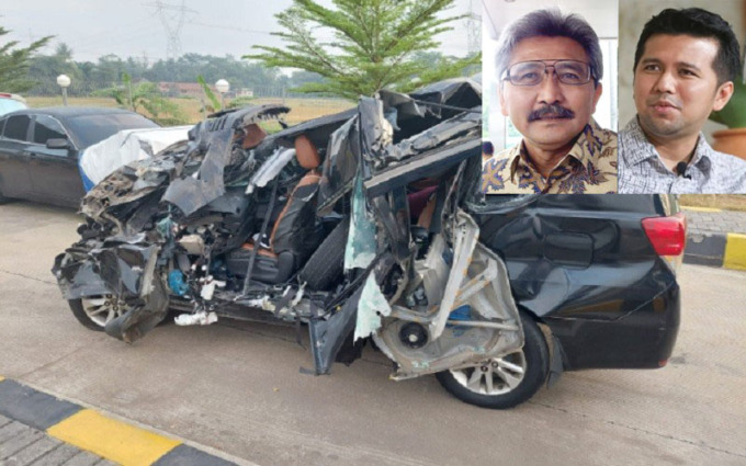 Penampakan mobil Innova yang dinaiki Achamd Hermanto Dardak (insert/kiri) ayahanda Wagub Emil Dardak, yang mengalami kecelakaan di jalan tol Batang-Pemalang. (ISTIMEWA)