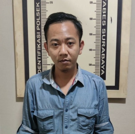 Tersangka judi bola diamankan di kawasan Dapuan. (IST)