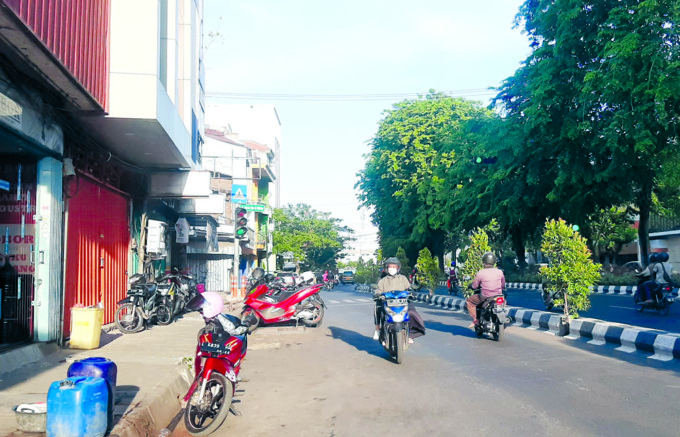 TAK BERJEJAK: Di kawasan Jalan Pasar Besar Wetan ini dahulu terdapat pasar yang sangat ramai, yaitu Pasar Baru. (MAHRUS/RADAR SURABAYA)