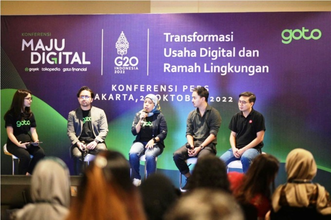 Para narasumber dalam sesi diskusi Konferensi Maju Digital (KoMD) untuk para pegiat UMKM pada tanggal 27 Oktober 2022 yang lalu. (ISTIMEWA)
