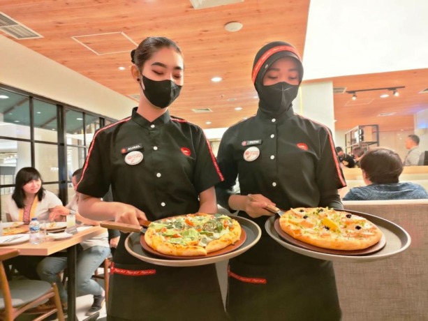Pizza Hut Restoran telah hadir di Indonesia sejak tahun 1984. Lebih dari 600 outlet di 62 kota di Indonesia dan selalu berinovasi untuk memberikan produk, pelayanan, & pengalaman terbaik untuk konsumen. (ISTIMEWA)