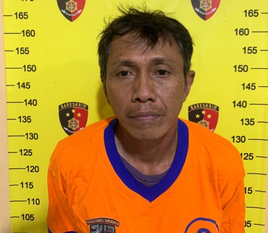 Tersangka Exposena Wijaya ditahan di Polsek Wonokromo. (IST)