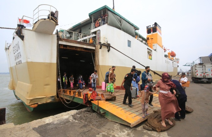 MOBILITAS NAIK: Adanya pelonggaran dan makin terkendalinya Covid-19 menjadi pendorong melonjaknya penumpang kapal. (ISTIMEWA)