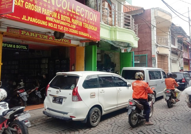 ADA SEGMENNYA: Pada masa kolonial, parfum menjadi kebutuhan para pebisnis dan pejabat. (FAJAR YULIYANTO/RADAR SURABAYA)