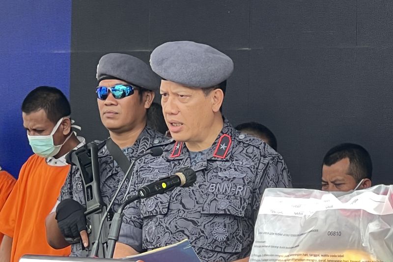 Deputi Pemberantasan BNN Brigjen Pol. I Wayan Sugiri menyampaikan paparan dalam konfrensi pers Pemusnahan Barang Bukti Narkotika di Kantor BNN RI, Jakarta Timur, Selasa (28/3/2023). (ANTARA/Putu Indah Savitri)