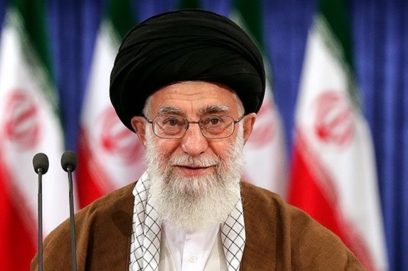 Pemimpin spiritual Iran Ayatollah Ali Khamenei dalam foto 19 Mei 2017 yang diambil oleh kantor berita Tasnim News Agency. (Tasnim News Agency via Wikimedia Commons) (Tasnim News Agency via Wikimedia Commons)