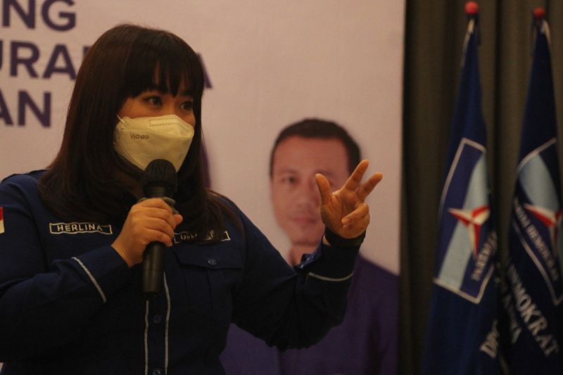 Anggota DPRD Surabaya Herlina Harsono Njoto (ANTARA/HO-Demokrat Surabaya)