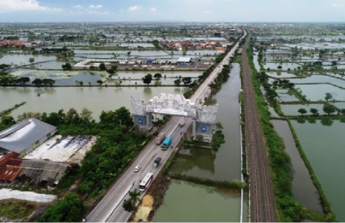 JALAN NASIONAL: Jalan Raya Lamongan salah satu jalan nasional yang setiap tahun padat dilewati para pemudik. (ISTIMEWA)