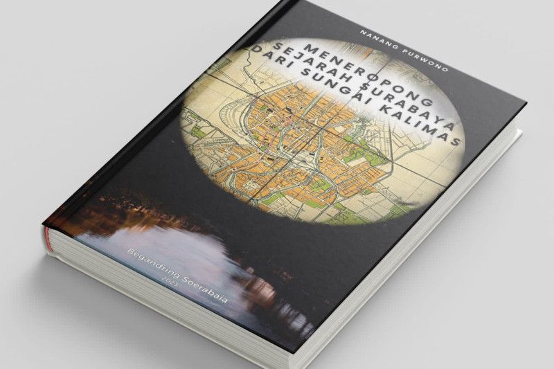 Perkumpulan Begandring Soerabaia menerbitkan buku tentang sejarah Kota Surabaya, Jawa Timur, yang berjudul