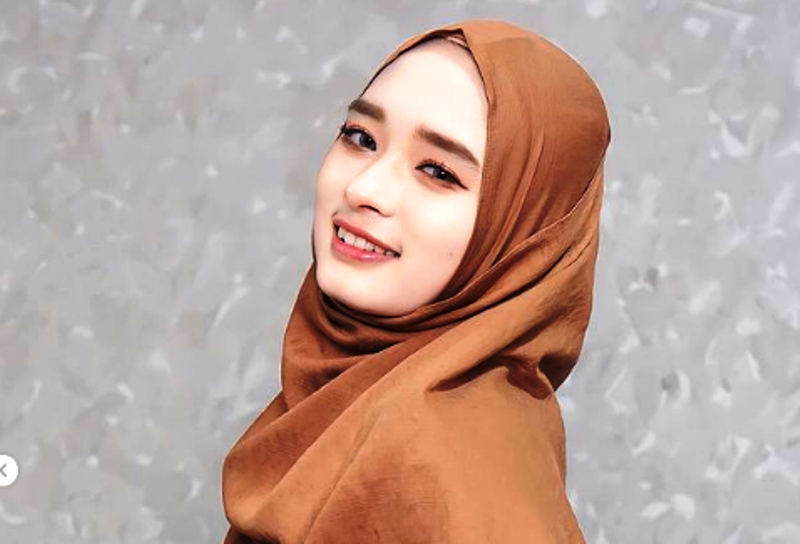 Inara Rusli (INSTAGRAM)