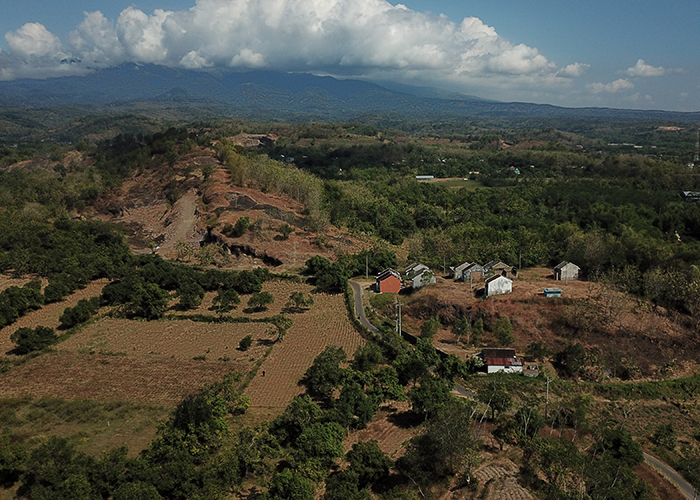 PRIORITAS: Wilayah Desa Tiron dan Desa Manyaran, Kecamatan Banyakan yang terdampak proyek Tol Kediri-Tulungagung terhubung langsung ke Bandara Internasional Dhoho difoto dari udara.