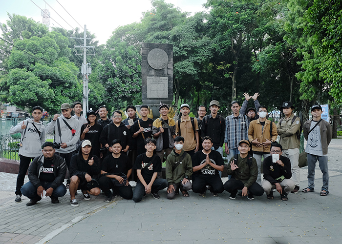 KOLABORASI: Komunitas Pare Foto Hore mengajak anggota komunitas lain untuk hunting bersama.