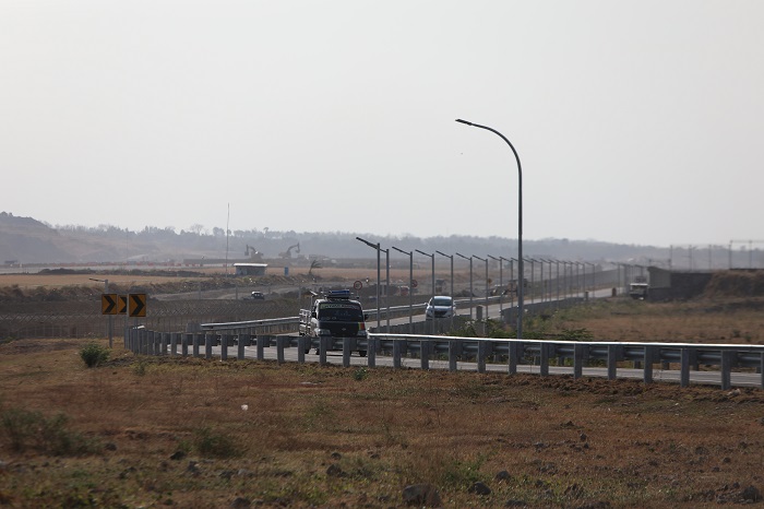 INFRASTRUKTUR: Jalur di sekitar Bandara Internasional Dhoho Kediri masuk Kecamatan Grogol.