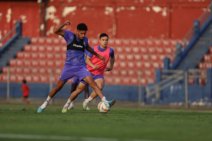 PERBAIKI TAKTIK: Jelang lawan Persib Bandung, pelatih Persik Marcelo Rospide meminta anak asuhnya untuk bermain lebih efektif.