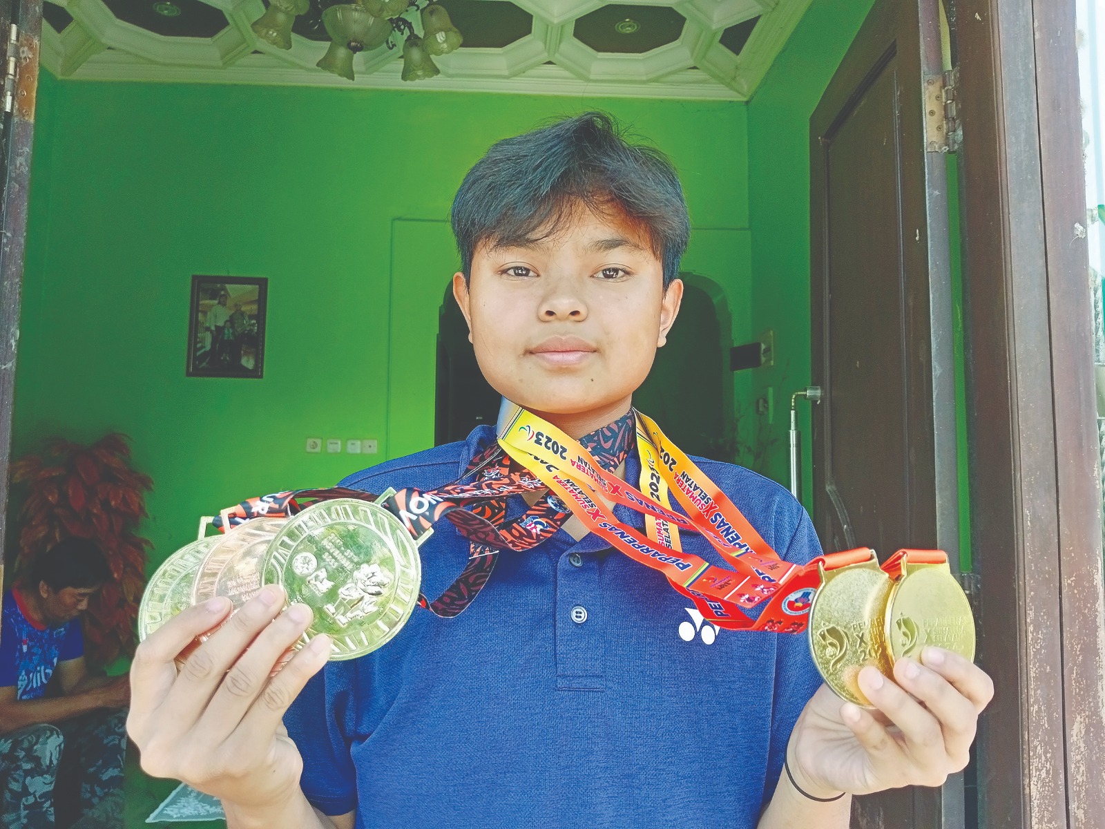 BERPRESTASI: Eka Puspita Anggraini meraih banyak medali emas.