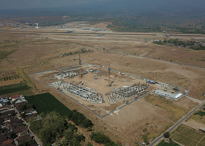 BARU FONDASI: Proyek stadion di Desa Bulusari, Tarokan difoto dari udara. Hingga awal September ini realisasi fisik sudah mencapai sekitar 30 persen.