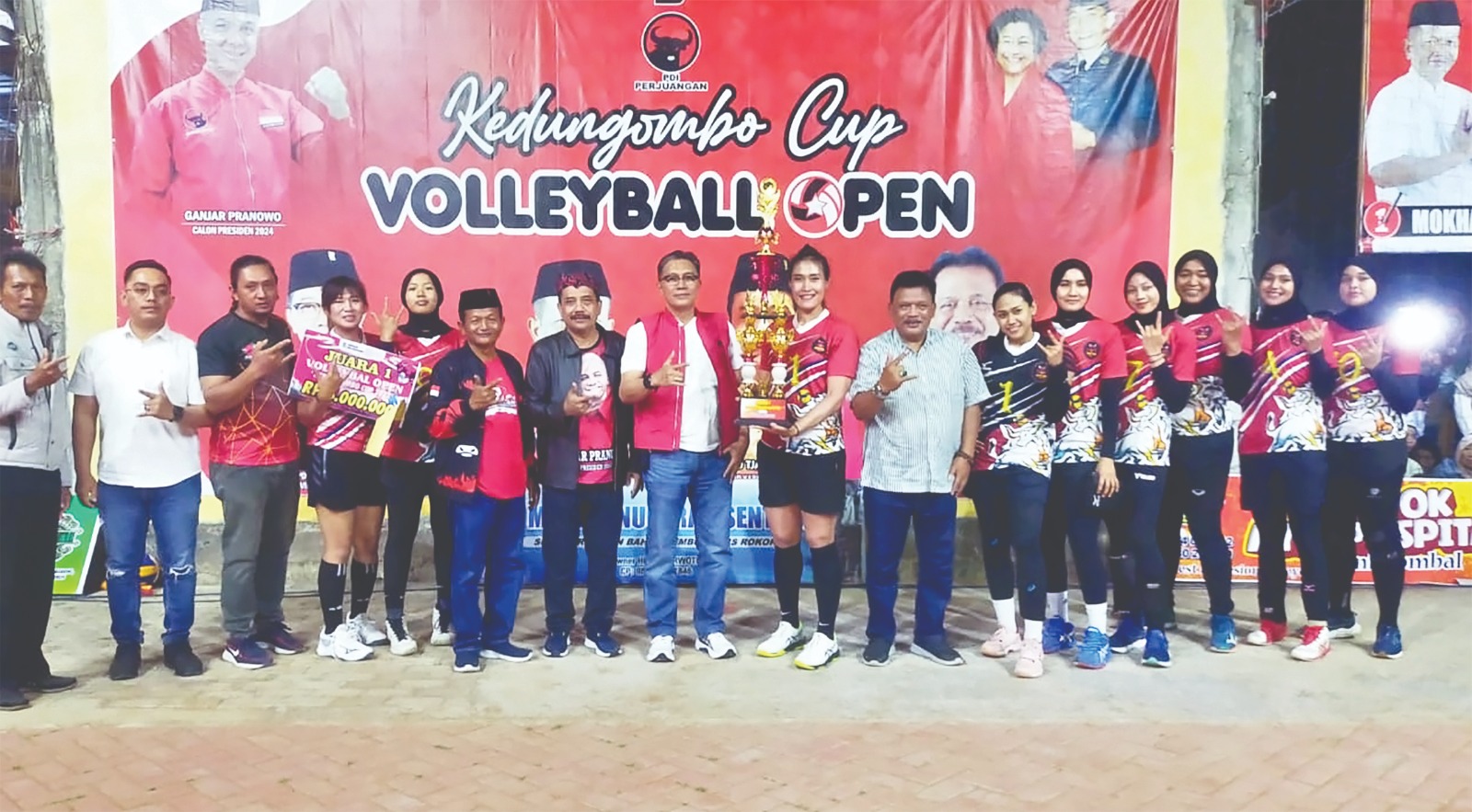 CEMERLANG: Tim bola voli Gemilang menjadi juara 2 turnamen bola voli Kedungombo Cup pada Rabu (4/10).