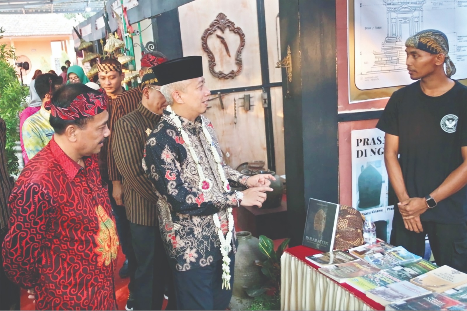Untuk mendapatkan berita-berita terkini Jawa Pos Radar Kediri, silakan bergabung di Grup Telegram "Radar Kediri". Caranya klik link join telegramradarkediri. Sebelumnya, pastikan Anda sudah menginstal