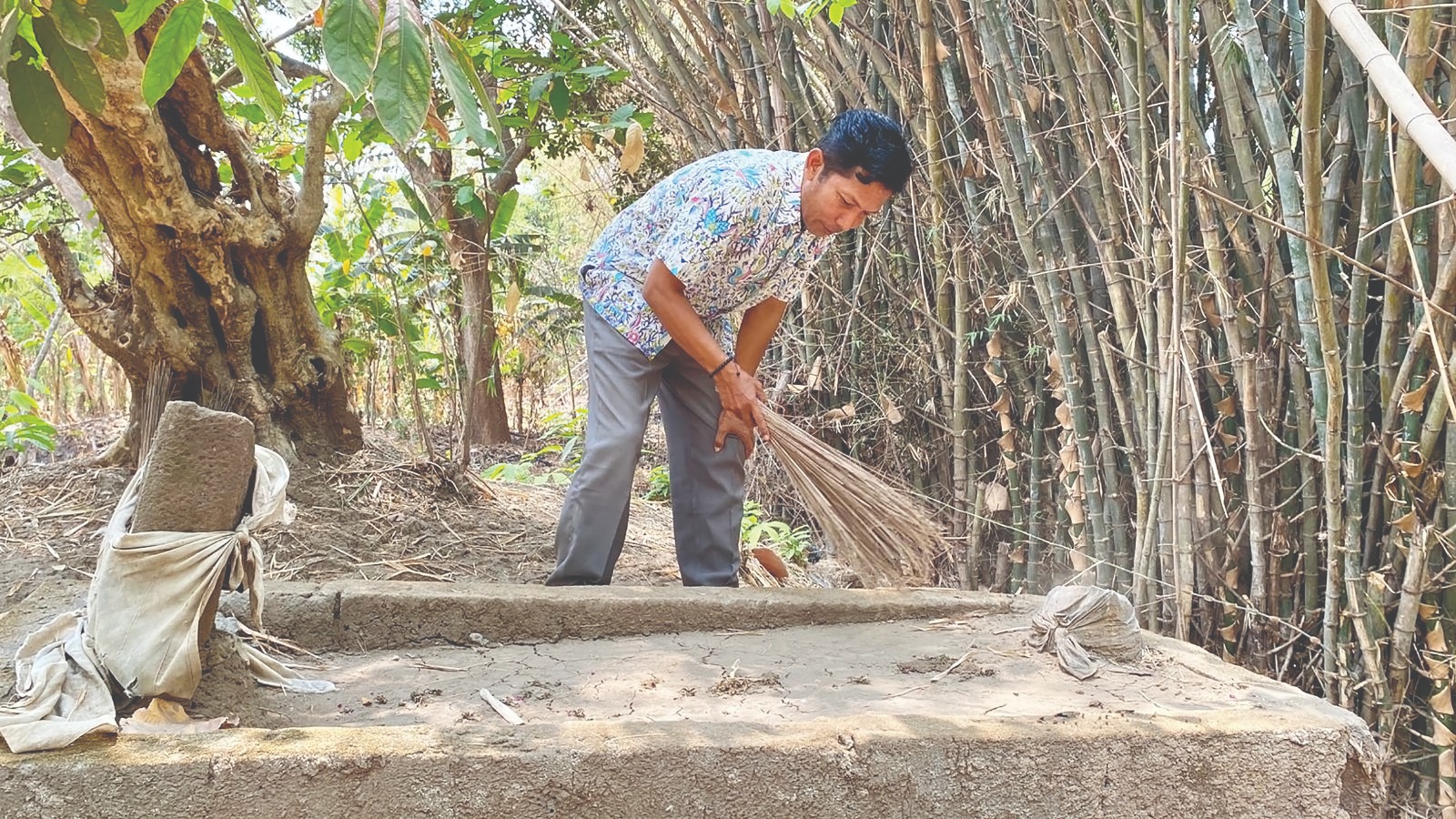 BERSEJARAH: Makam Ki Punggul yang diyakini sebagai orang pertama di Dusun Sawunggaling