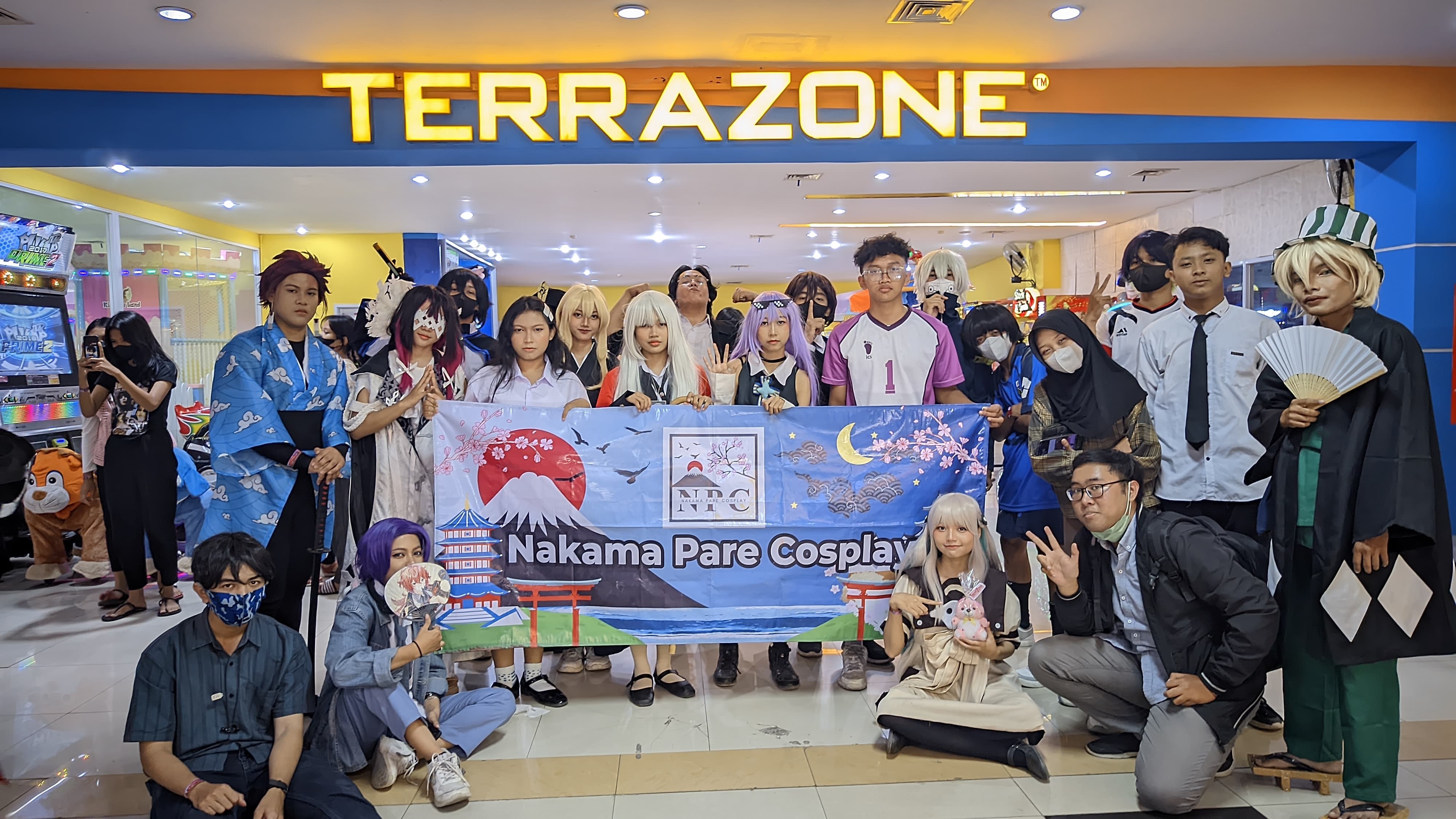 TOTALITAS: Anggota NPC usai mengikuti salah satu event cosplay di Kediri Mall minggu lalu.
