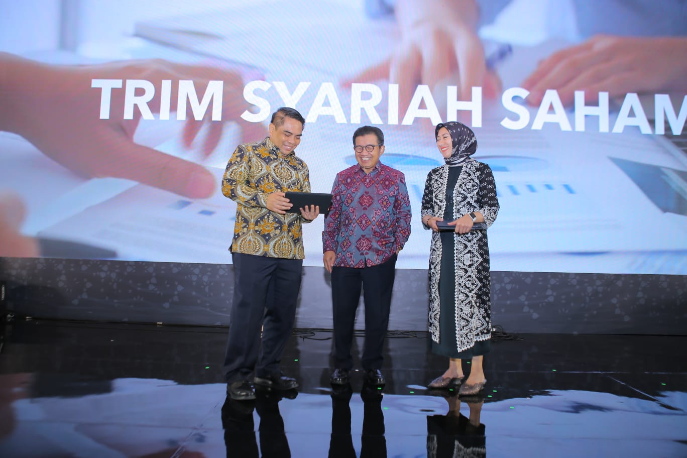 INKLUSI KEUANGAN: Direksi BSI saat meluncurkan produk reksa dana syariah di The Langham Hotel Jakarta, Rabu (25/10).