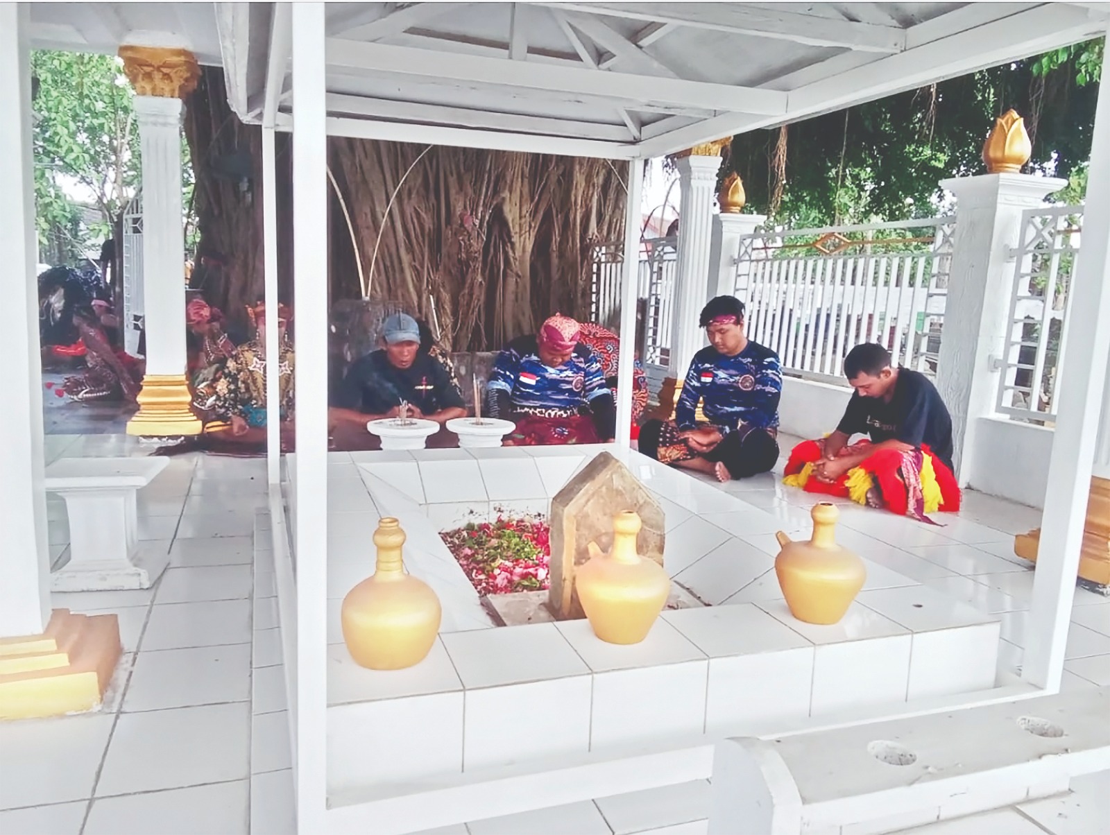 TERBESAR DI NGANJUK: Nyadran di makam Raden Said, Desa Sonoageng, Kecamatan Prambon.
