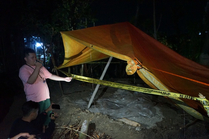 SIAPA PELAKUNYA?: Lokasi penemuan mayat AS di Tempuran, Ngluyu, Nganjuk yang diduga dibunuh&nbsp;tetangganya.