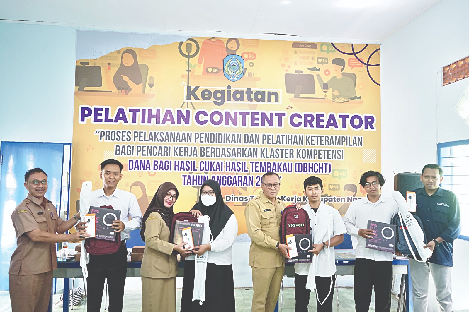KURANGI PENGANGGURAN: Peserta mendapat fasilitas dari disnaker.