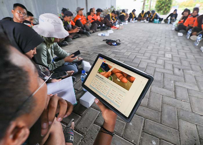 GAGAS PENYELAMATAN: Peserta susur sumber air melakukan diskusi di area Taman Brantas usai melakukan penyusuran sumber air Selasa (26/12) lalu.