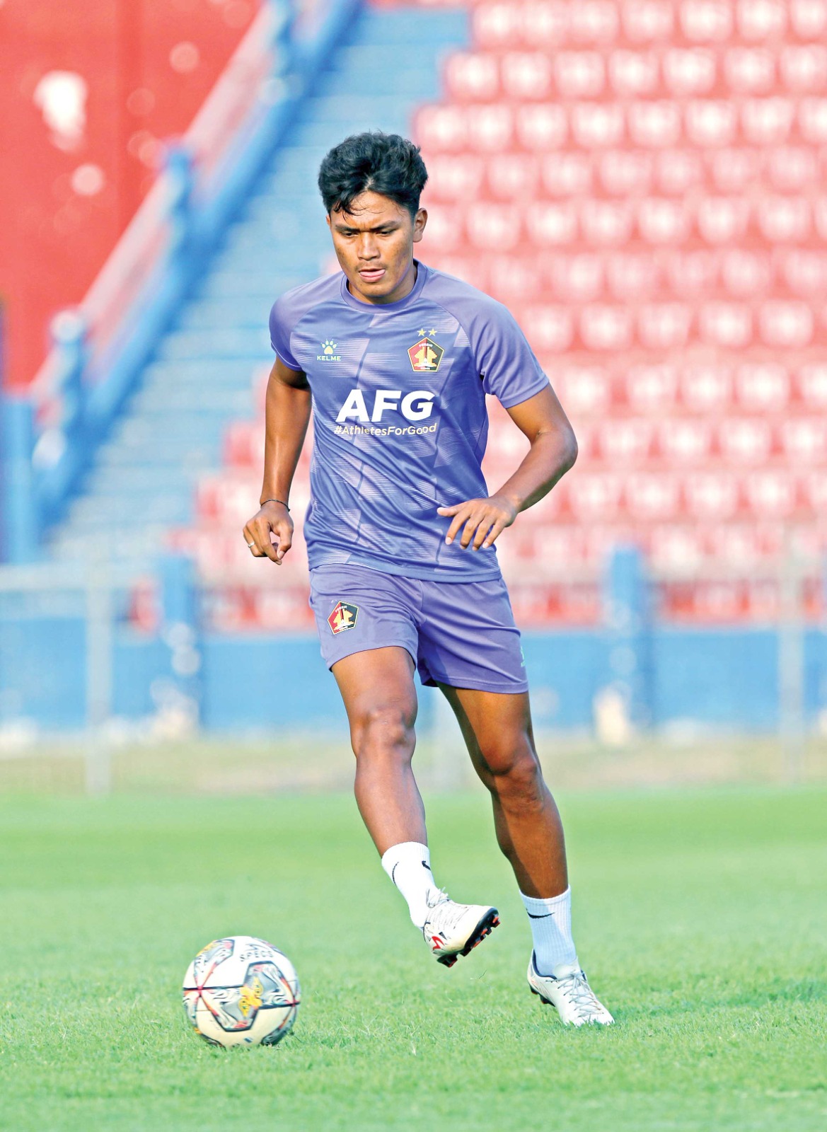 SERBA BISA: Pemain Persik Kediri Ahmad Agung.