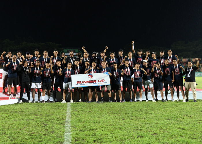 RUNNER UP: Tim Persedikab Kediri saat merayakan perolehan juara ke-2 di kompetisi Liga 3 Jatim.