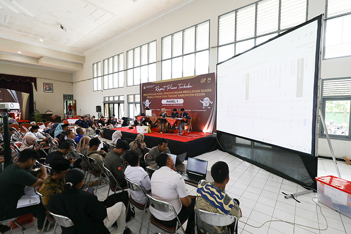 CAPTION:  Rampungkan Rekapitulasi Tingkat Kabupaten Berkas Pemilu Sudah Dikirim ke Provinsi.