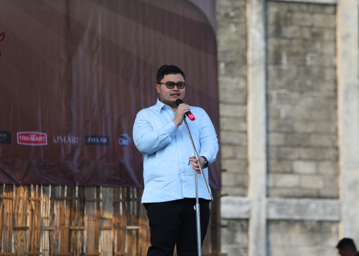 PADAT: Warga Kediri dan sekitarnya mulai memadati area Festival Budaya Kuno-Kini yang berlangsung di kawasan Monumen SLG sejak kemarin sore.