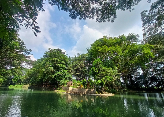 SEJUK: Wisata Sumber Gundi di Desa Tanjung, Kecamatan Pagu menawarkan pemandangan yang indah. Sejak 2020 Sumber Gundi resmi jadi tempat wisata.