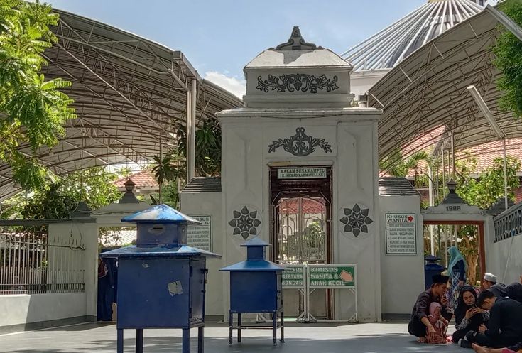 Makan Sunan Ampel