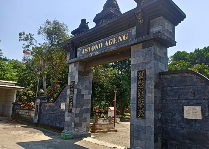 LESTARIKAN TRADISI: Makam Ki Ageng Suryo Hadi Kusumo di Desa Jabon, Kecamatan Banyakan rutin diadakan acara doa bersama dan gerebek Sura.