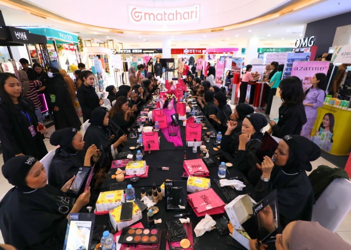 ANTUSIAS: Kegiatan Beauty Class di Kediri Beauty Fest 2024 Kediri Town Square,&nbsp;Jumat&nbsp;(17/5).