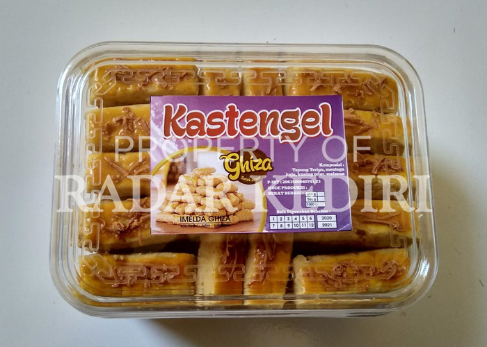 LEZAT: Kue nastar dan kastengel produksi Ghiza Snack House banyak diminati pelanggan. Harga yang dipatok relatif terjangkau.