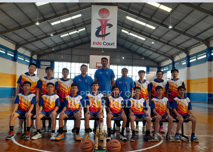 BERPRESTASI: Buah kedisiplinan dan kerja keras dalam berlatih membuat klub basket Indo Court menjuarai Kejurprov Jatim 2024.
