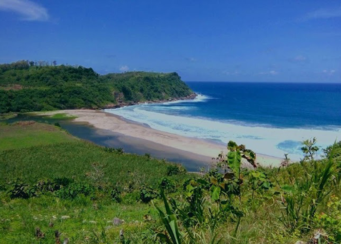 Pantai Gayasan Blitar