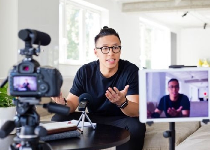 Ilustrasi content creator