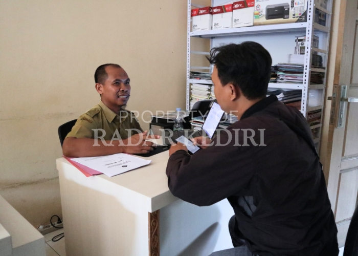 Puluhan Siswa Mendatangi Cabdisdik Jatim Wilayah Kediri untuk Konsultasi