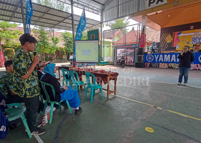 MERIAH: Ratusan peserta road show School Contest (SC) XVI-GenZverse: Beyond Creativity di Aula SMAN 1 Plemahan antusias dengan materi yang diberikan.