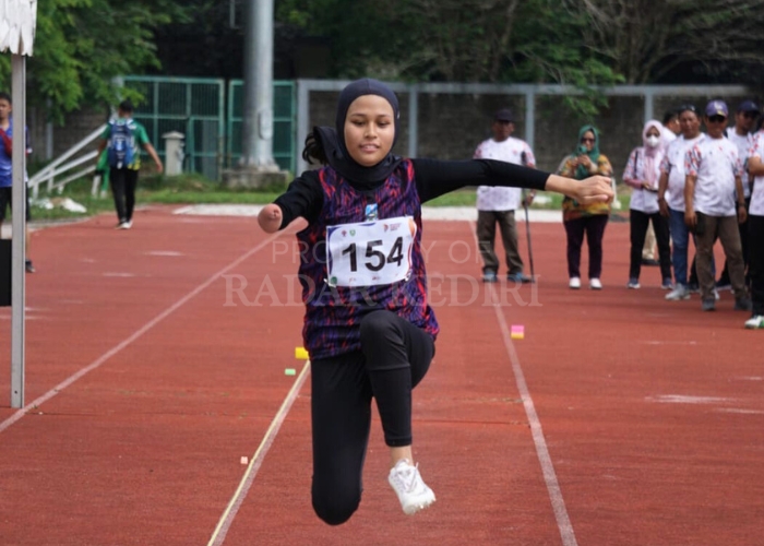 TOTALITAS: Eifie Julian Hikmah mengharumkan nama Kota Kediri di ajang Peparpenas 2023 dengan membawa pulang medali emas, perak, dan perunggu.
