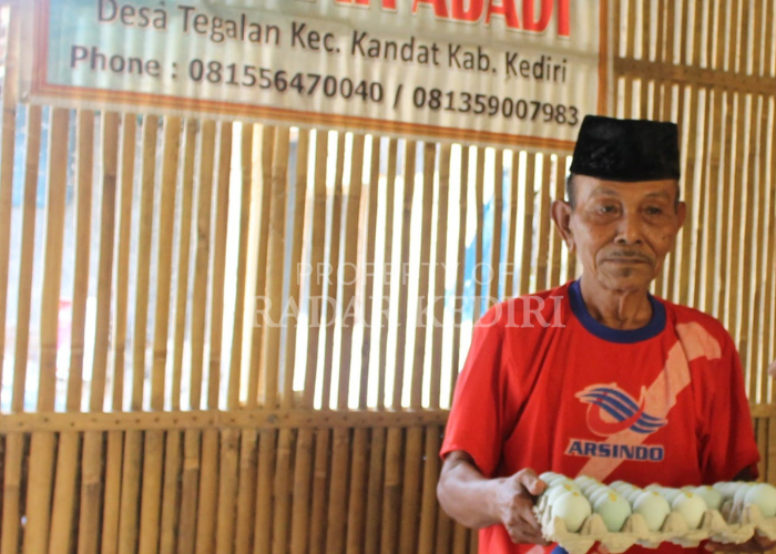 GURIH: Telur asin asli Desa Tegalan, Kecamatan Kandat memiliki cita rasa dan tekstur yang istimewa.