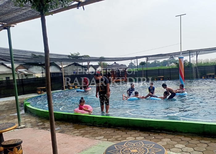 POTENSI DESA: Wahana kolam renang di Desa Sidomulyo, Kecamatan Puncu akan dibenahi ditambah beberapa fasilitas baru oleh pemdes.