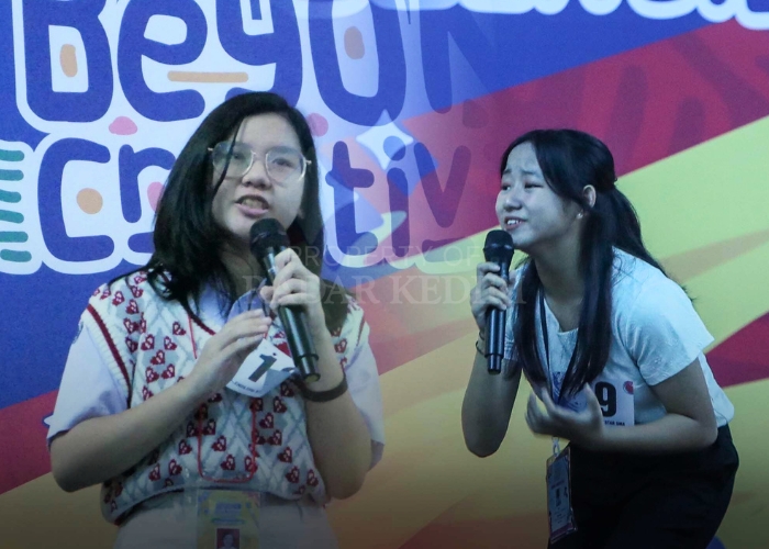 KEREN: Dua peserta yang menjadi juara School English Star School Contest&nbsp;XVI&nbsp;2024.