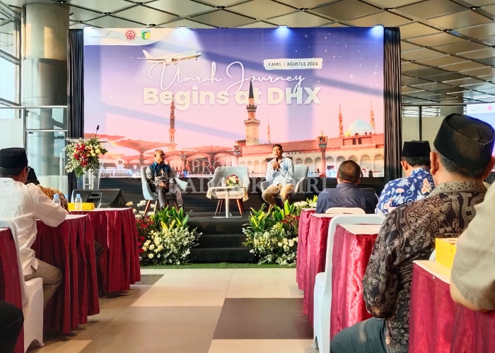 Suasana pertemuan antara PPIU, KBIH, dan kantor kemenag di Jawa Timur yang membahas rencana first flight umrah dari Kediri ke Jeddah.