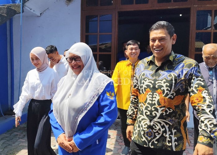 BERKOALISI?: Ketua DPD PAN Kota Kediri Abdullah Abu Bakar saat mendapat kunjungan dari Bacawali Kota Kediri Vinanda Prameswati.