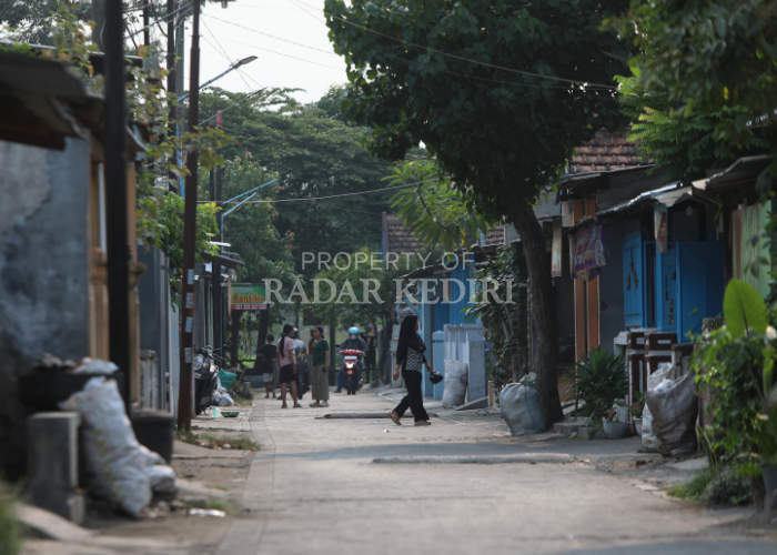 GANG BUNTU: Suasana jalanan di eks-lokalisasi Dadapan yang masih sepi di pagi hari